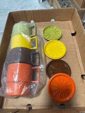 Set of Harvest Tupperware Cups Mugs  W/Lids / Coasters 1312 & 1313 NOS Set Of 4